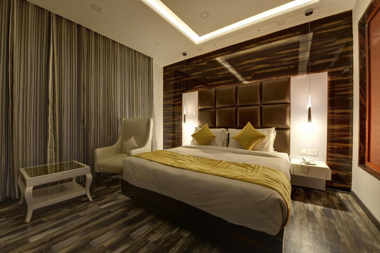Golden Tree Hotell Noida Eksteriør bilde